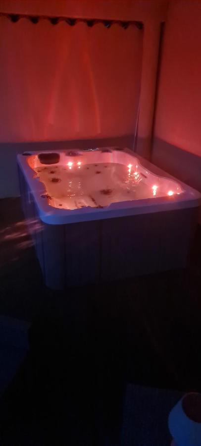 Agreable Rez De Jardin Avec Piscine Et Jacuzzi Apartment Cervione Ngoại thất bức ảnh