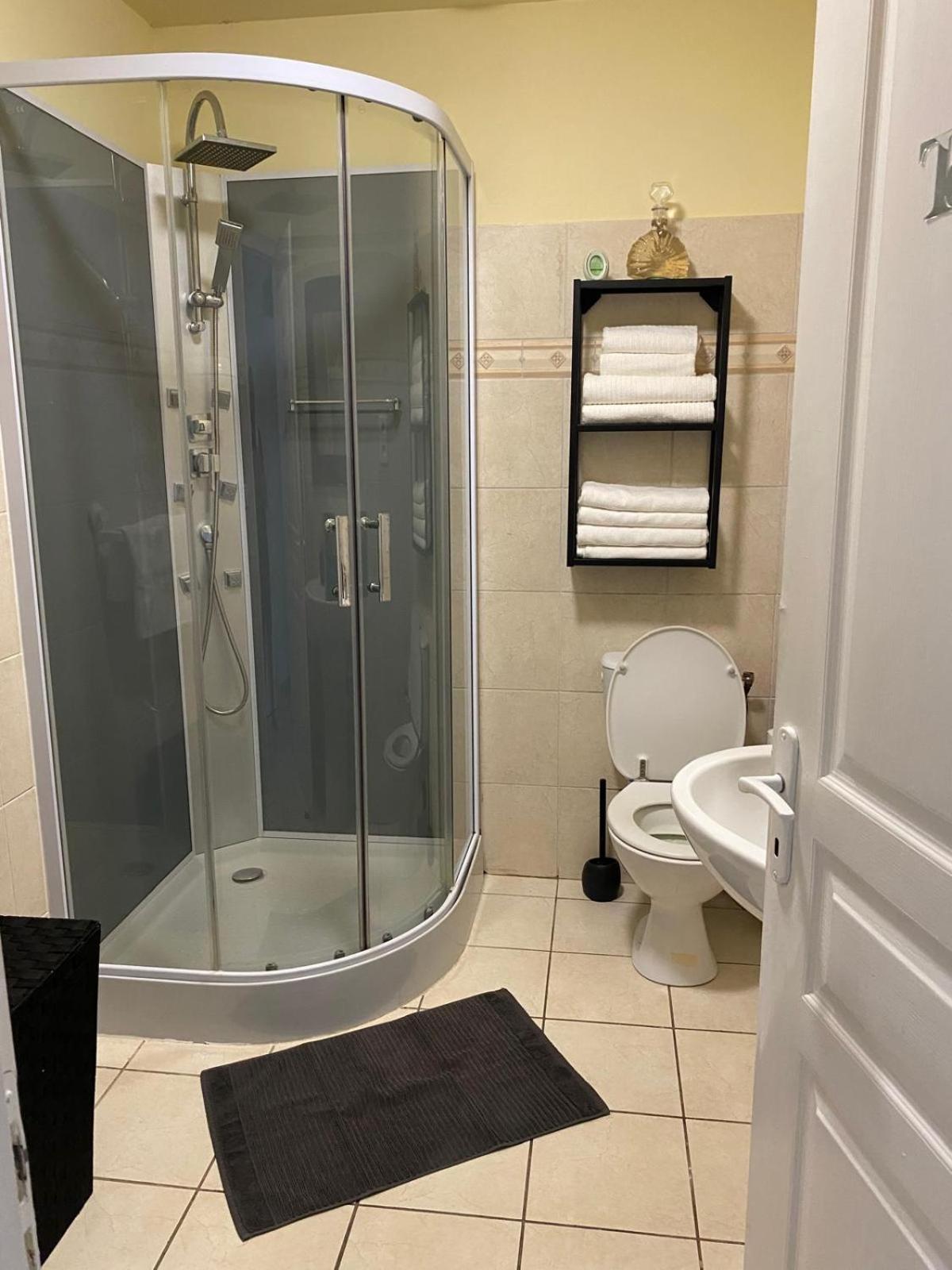 Agreable Rez De Jardin Avec Piscine Et Jacuzzi Apartment Cervione Ngoại thất bức ảnh