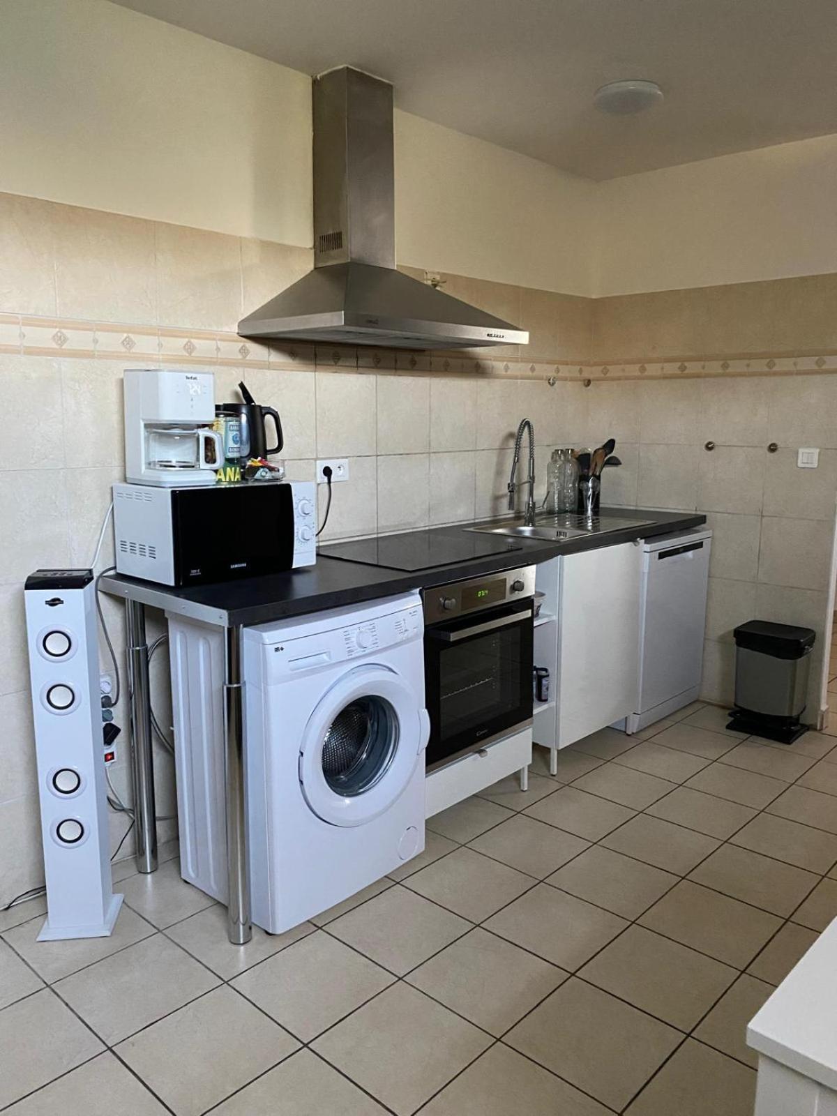 Agreable Rez De Jardin Avec Piscine Et Jacuzzi Apartment Cervione Ngoại thất bức ảnh